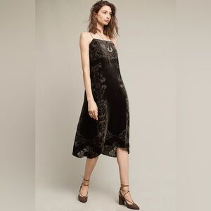 Deep moss green Carina velvet burnout dress